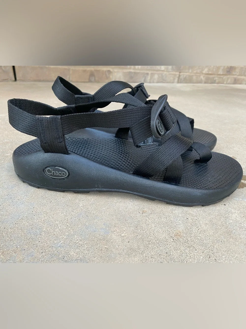 EUC Chaco Men’s Z2 black sandal, size 10